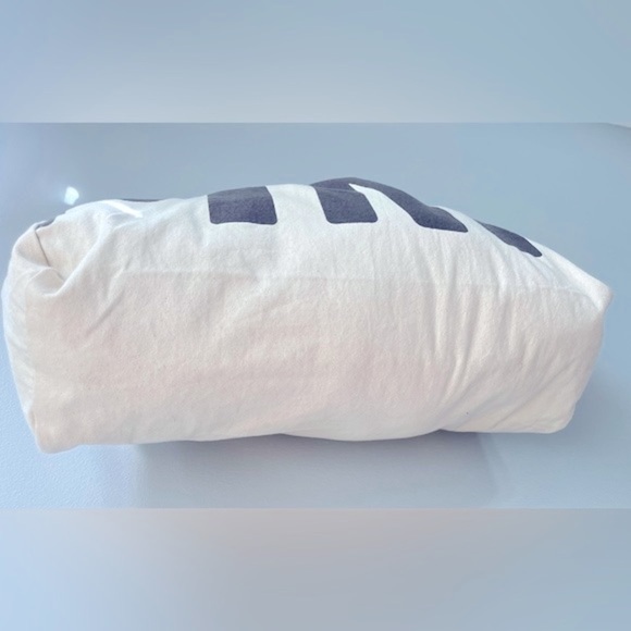 NWT PINK Victoria’s Secret Large Canvas Tote Duffel Bag Cream w/Black print. - Picture 11 of 11